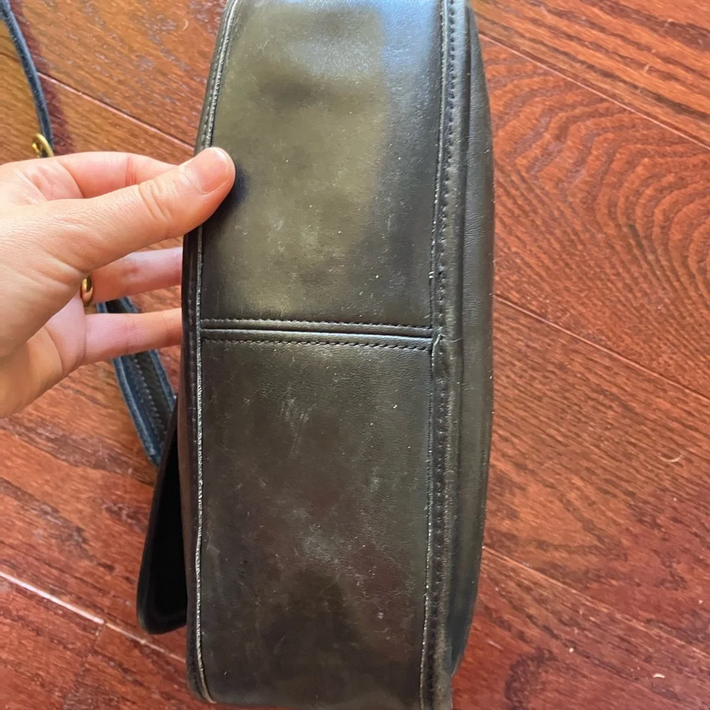Vintage Coach Black Leather Shoulder Bag